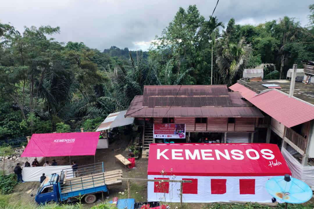 Longsor di Tana Toraja, Dapur Umum Kemensos Sudah Melayani Warga Sejak Hari Minggu