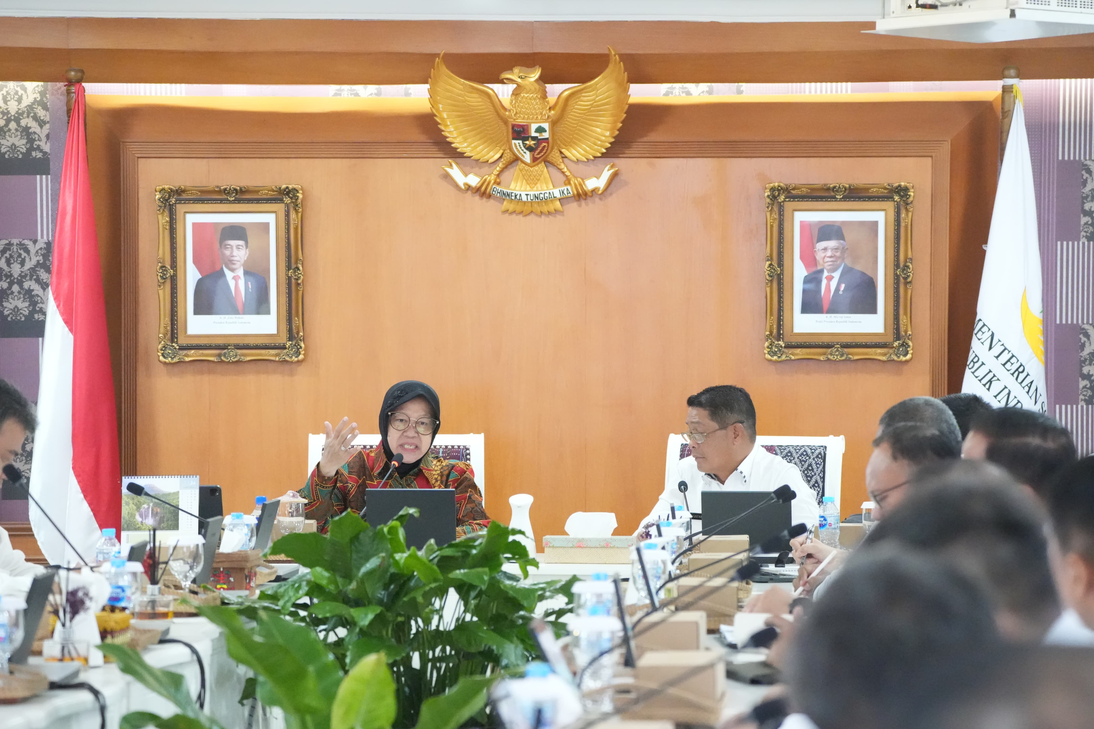 Minister of Social Affairs Risma in the 33rd Regional Police Sespimti III Professional Work Lecture Activity
