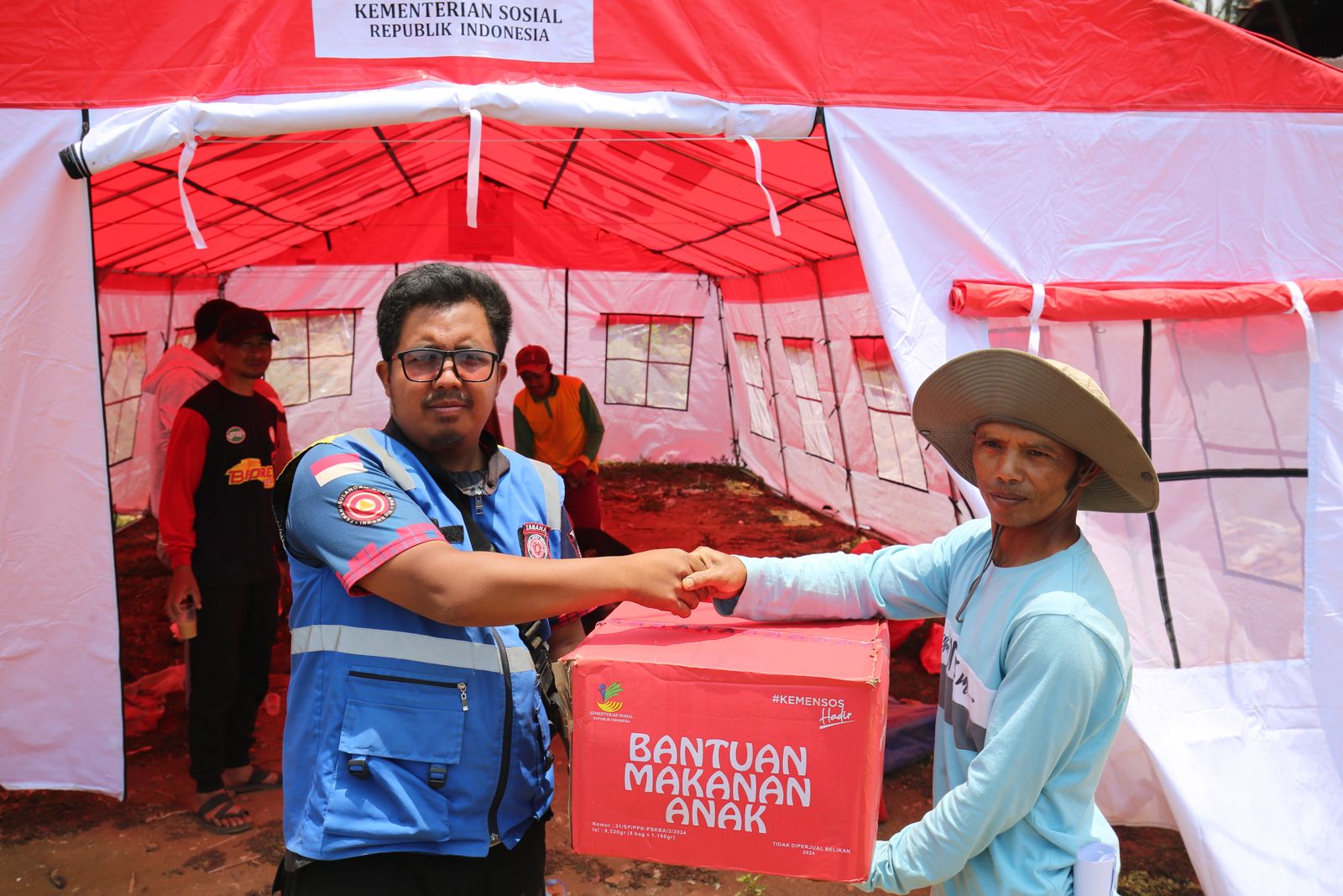 Rincian Bantuan yang Telah Disalurkan Kemensos untuk Korban Gempa Bandung