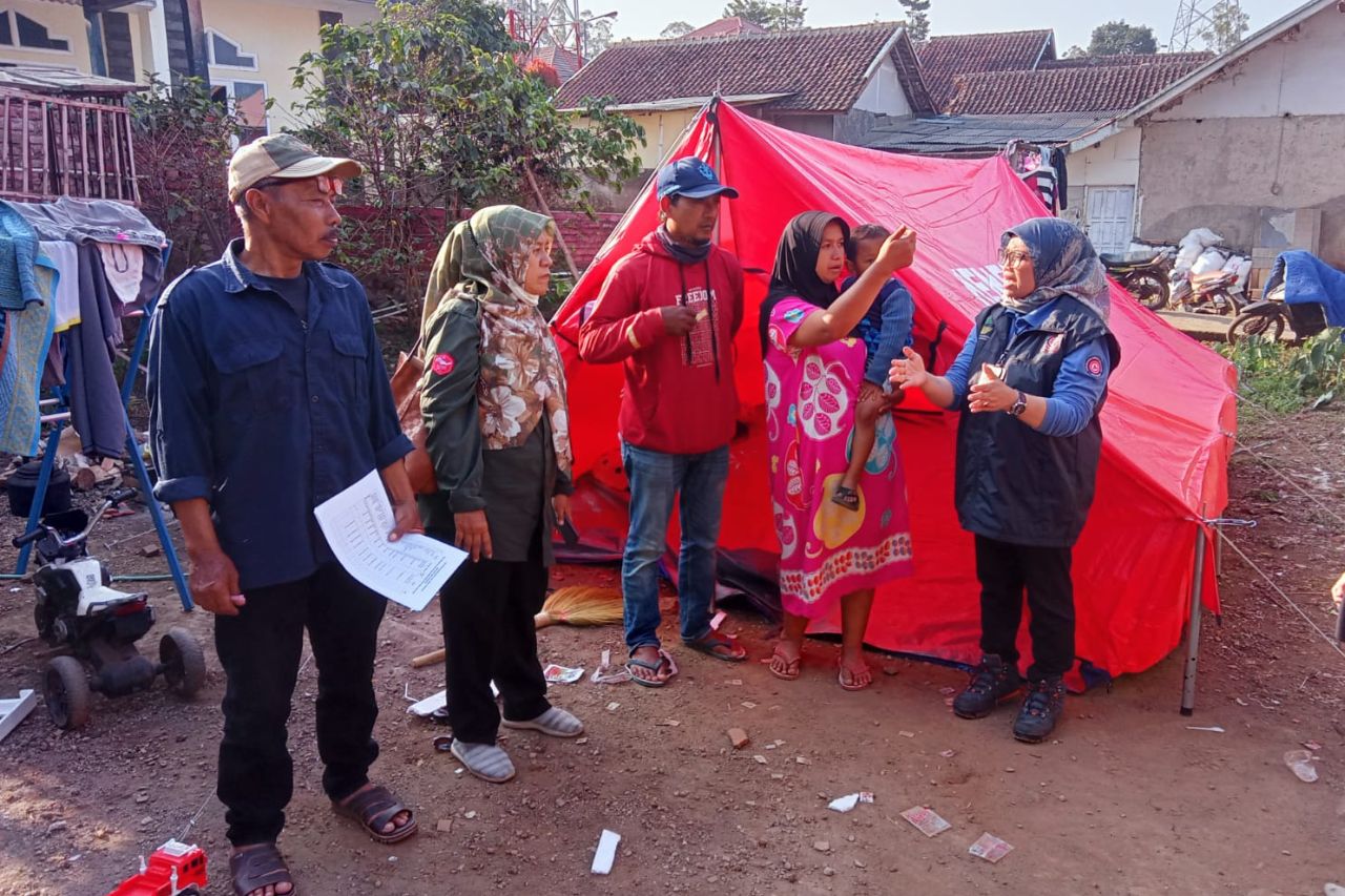 Kemensos Salurkan Bantuan Tahap Kedua untuk Korban Gempa di Garut