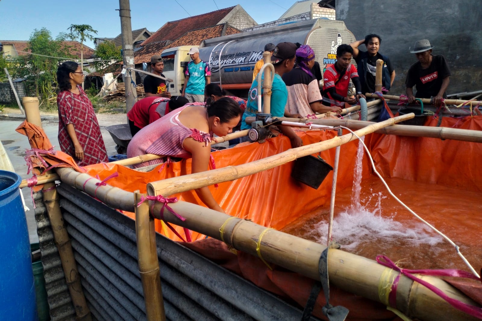 Tangani Bencana Kekeringan, Kemensos Telah Distribusikan 42.000 Liter Air Bersih bagi Warga Lamongan