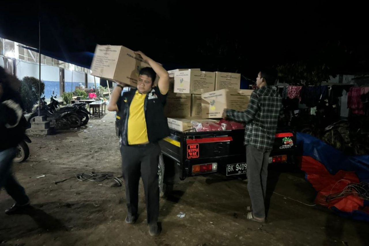 Kemensos Salurkan Bantuan Logistik Tambahan untuk Penyintas Longsor di Karo