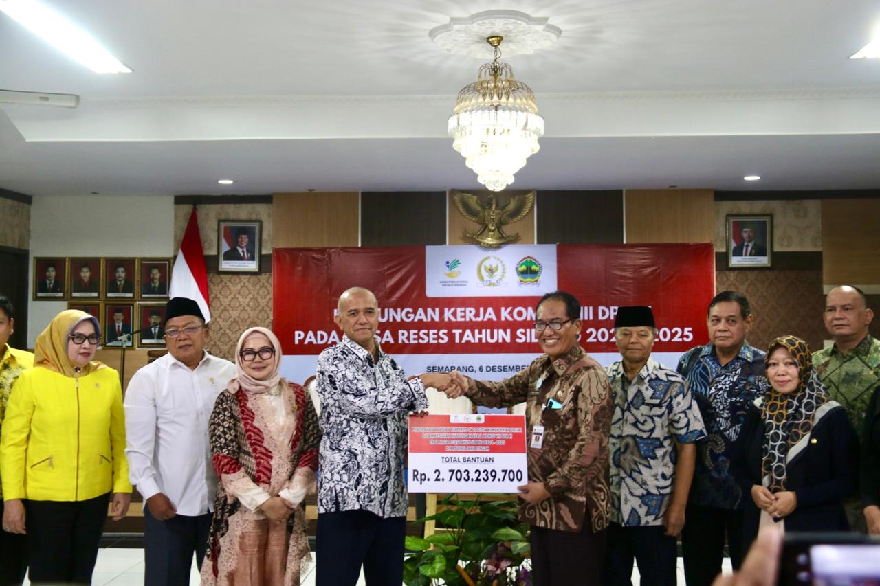 Komisi VIII DPR RI dan Kemensos Salurkan Bantuan Sosial Rp1,67 Triliun di Jawa Tengah