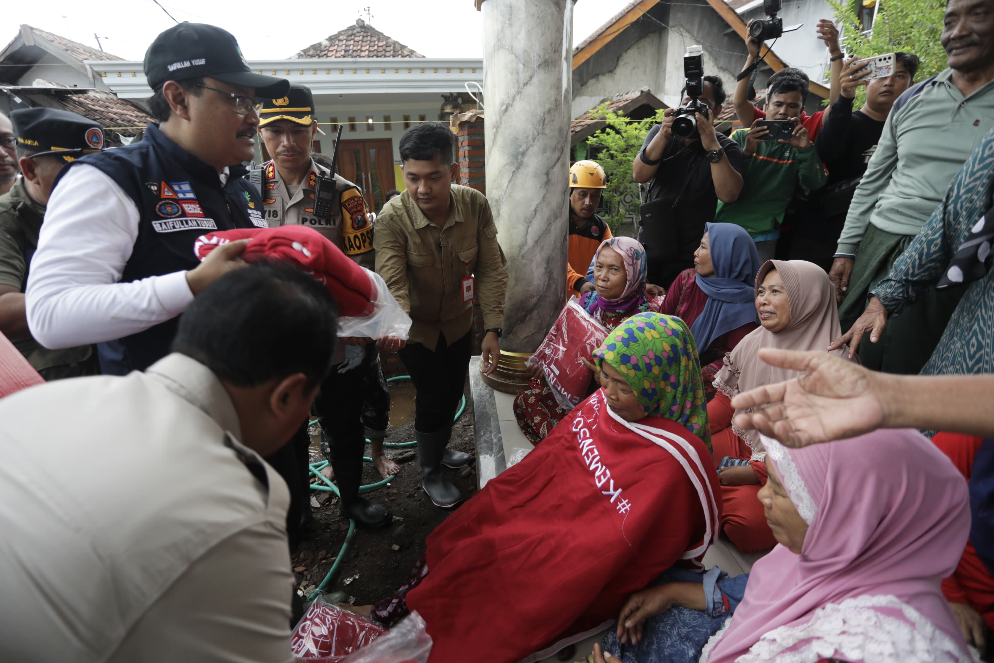 Kemensos Pastikan Kebutuhan Korban Banjir Pasuruan Tercukupi