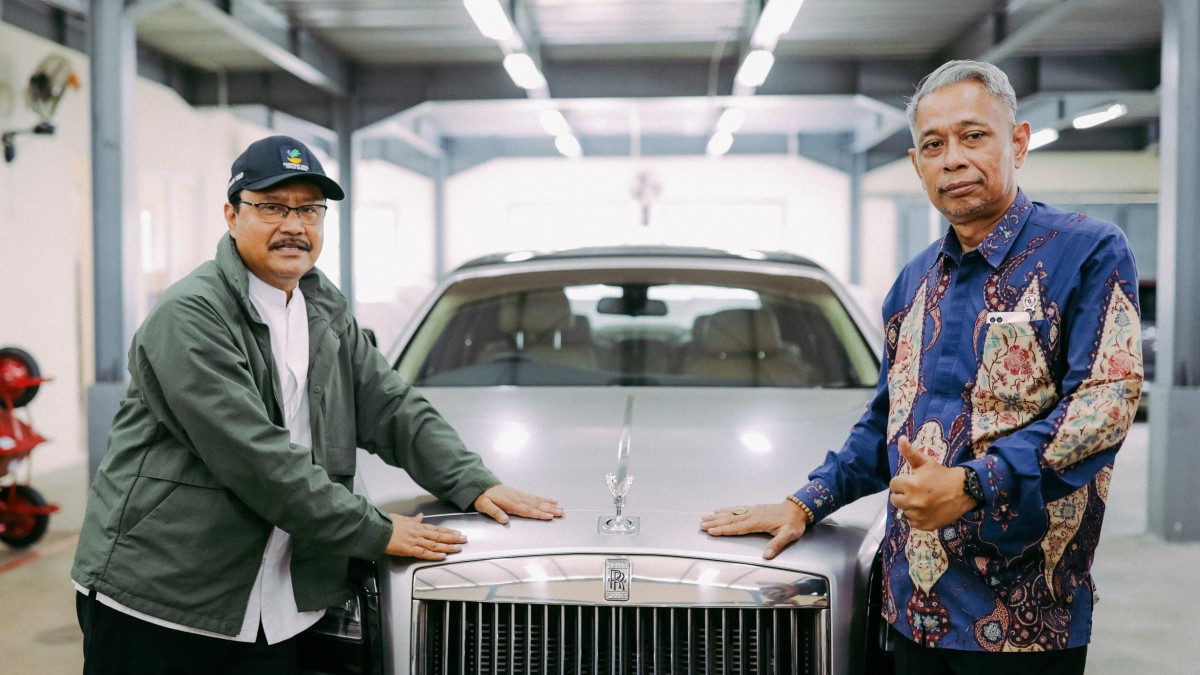 Kemensos Segera Lelang Mobil Mewah Rolls-Royce hingga Logam Mulia