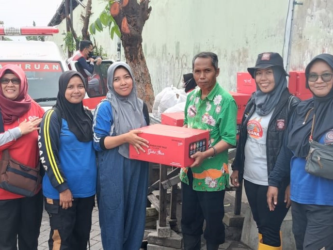 Kemensos Bergerak Cepat, Bantuan Darurat untuk Korban Banjir Pasuruan Tersalurkan